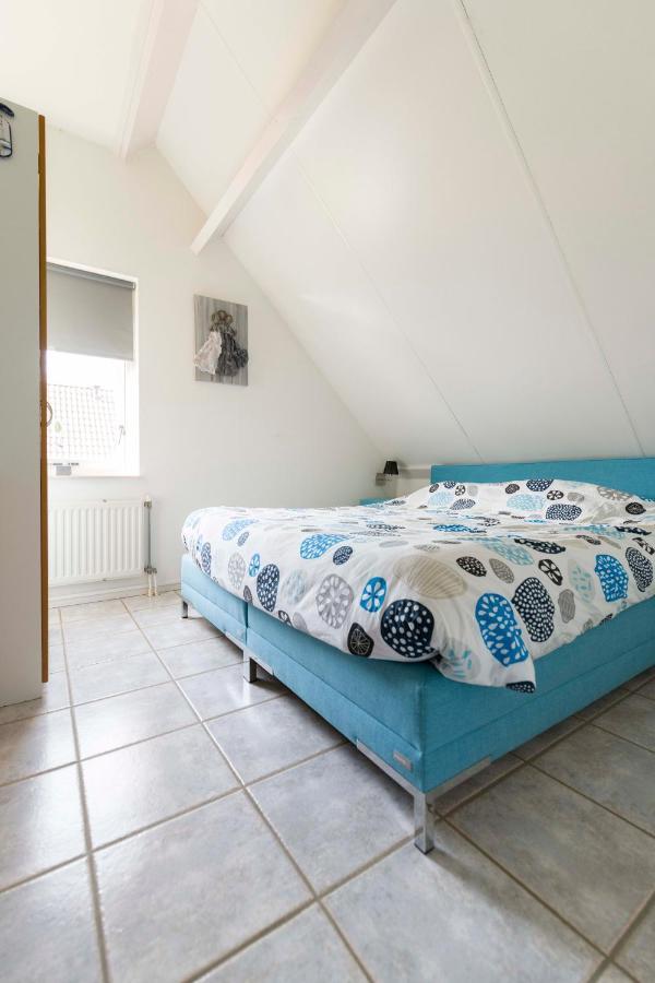 Vakantiehuis Op Villapark Oesterbaai Aan Zee , Met Speeltuin Grenzend Aan De Tuin Wemeldinge Exterior photo